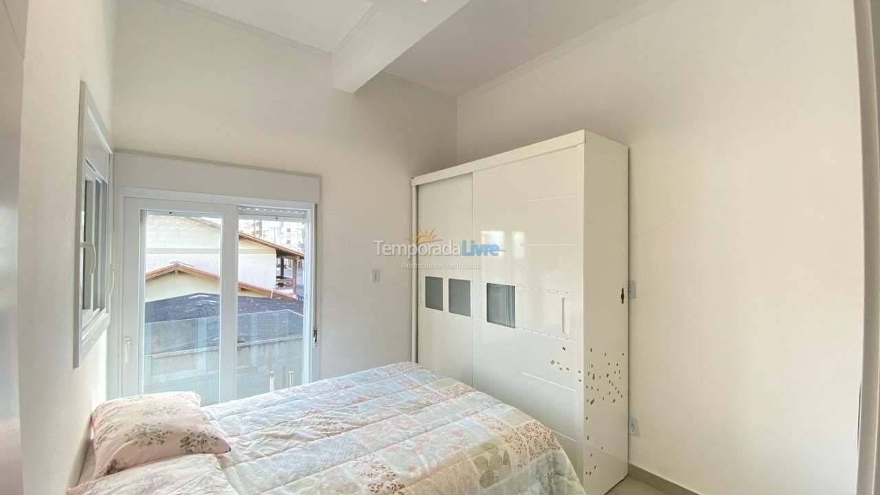 Casa para aluguel de temporada em Capão da Canoa (Zona Nova)