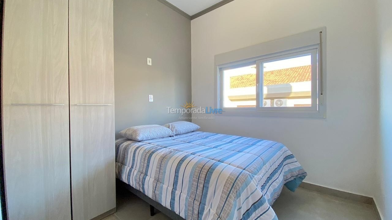 Casa para aluguel de temporada em Capão da Canoa (Zona Nova)