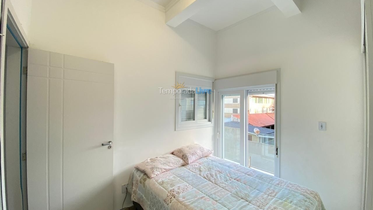 Casa para aluguel de temporada em Capão da Canoa (Zona Nova)