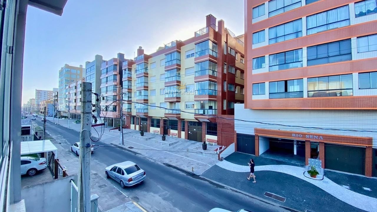 Casa para aluguel de temporada em Capão da Canoa (Zona Nova)