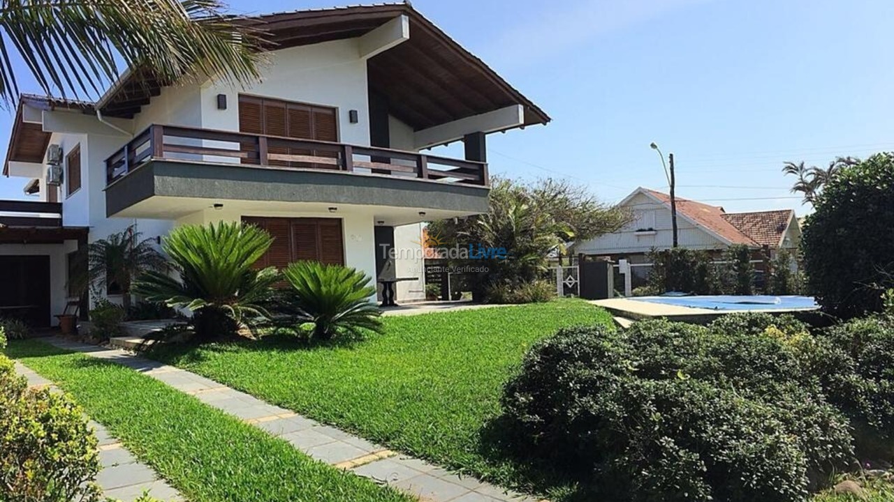 Casa para aluguel de temporada em Xangri Lá (Xangrila Bairo Centro)