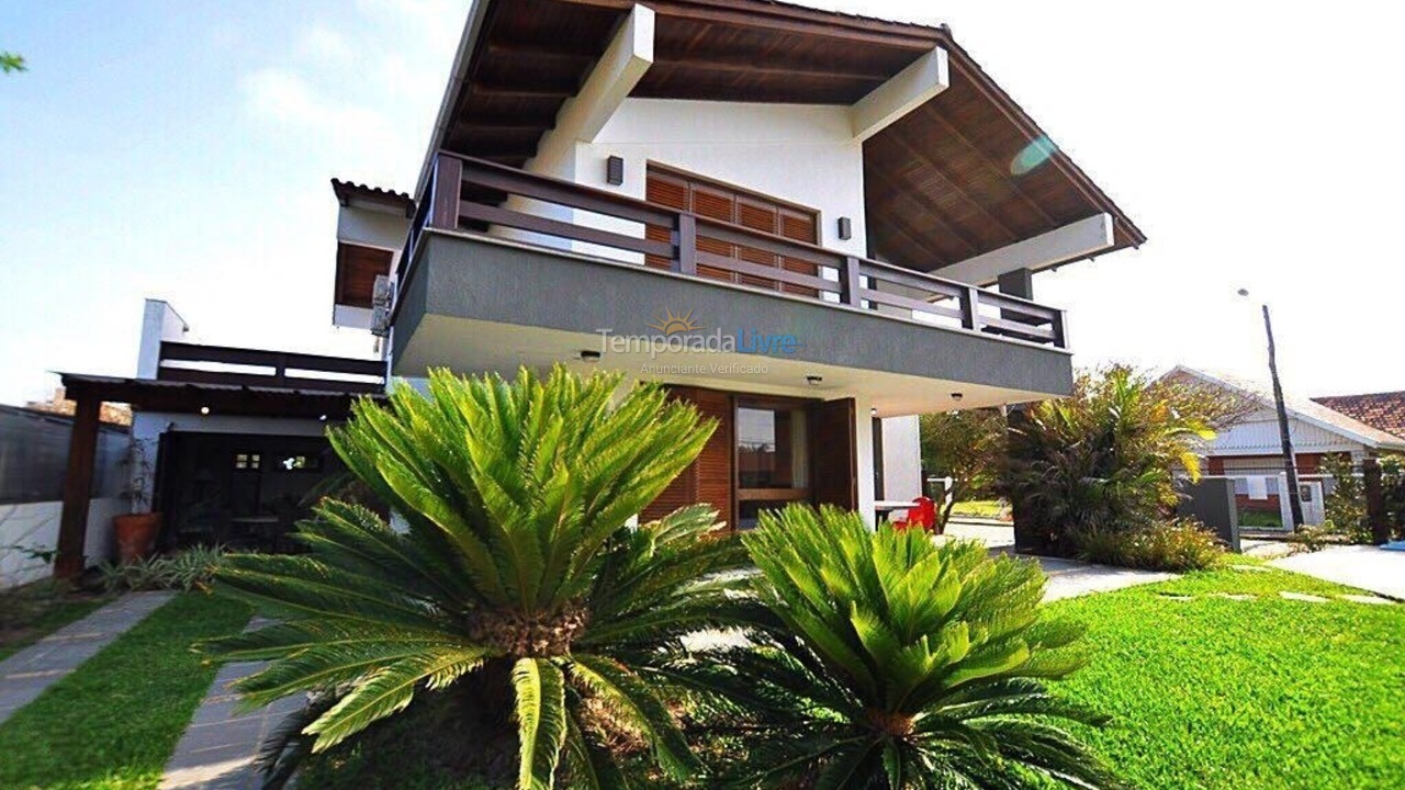 Casa para aluguel de temporada em Xangri Lá (Xangrila Bairo Centro)