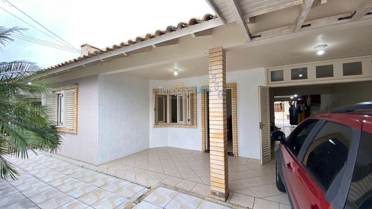 Casa para aluguel de temporada em Capão da Canoa (Zona Nova)
