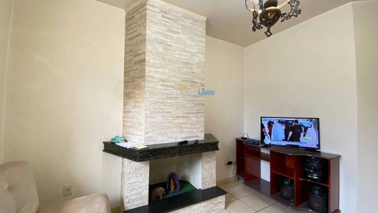 Casa para aluguel de temporada em Capão da Canoa (Zona Nova)