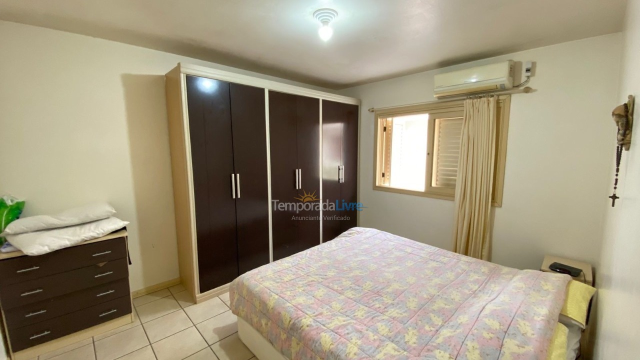 Casa para aluguel de temporada em Capão da Canoa (Zona Nova)