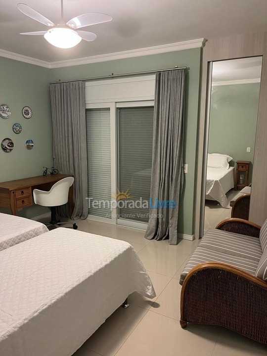 Casa para aluguel de temporada em Xangri Lá (Xangrila Bairo Centro)