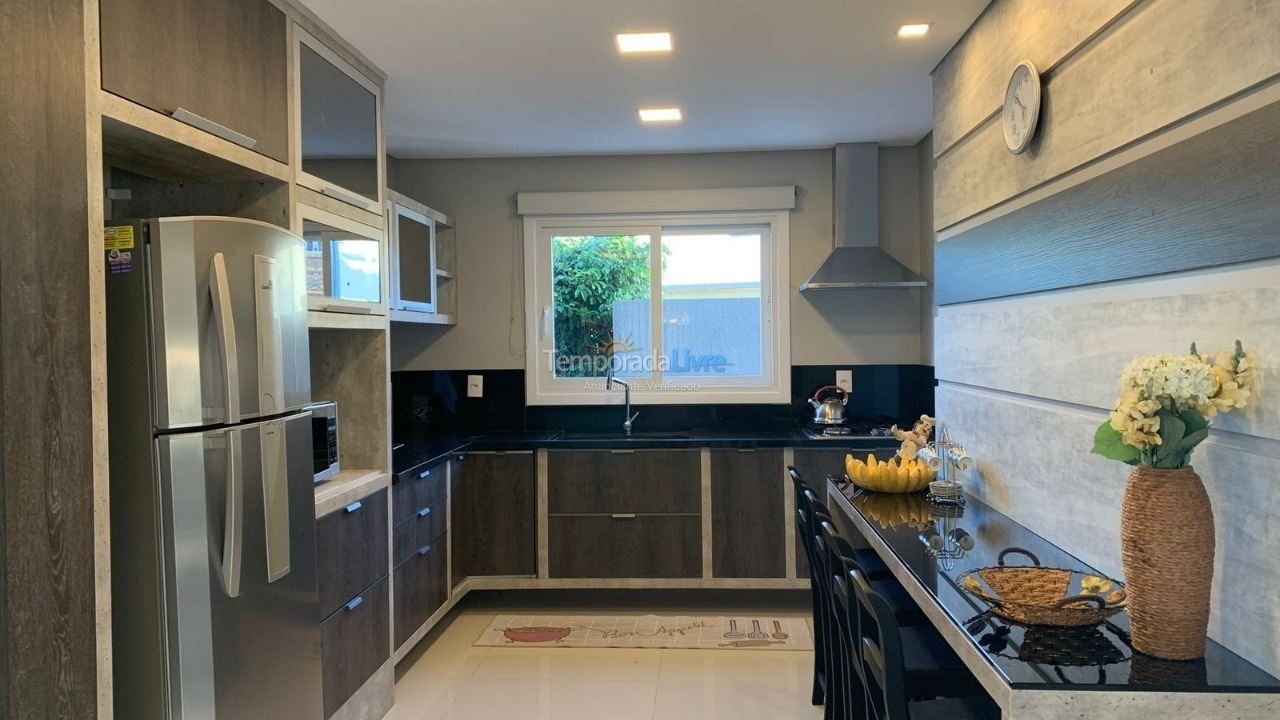 Casa para aluguel de temporada em Xangri Lá (Xangrila Bairo Centro)