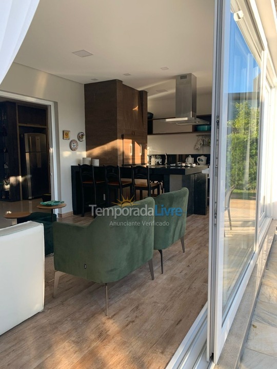 Casa para aluguel de temporada em Xangri Lá (Xangrila Bairo Centro)