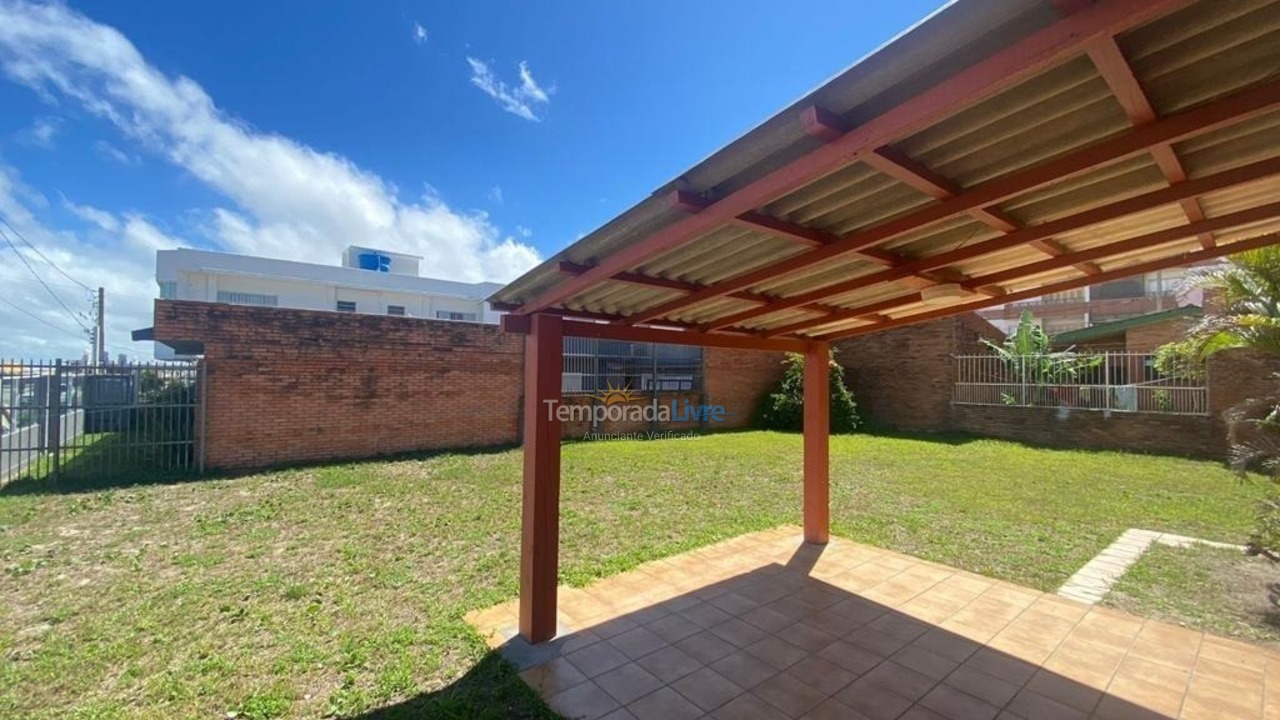 Casa para aluguel de temporada em Capão da Canoa (Zona Nova)
