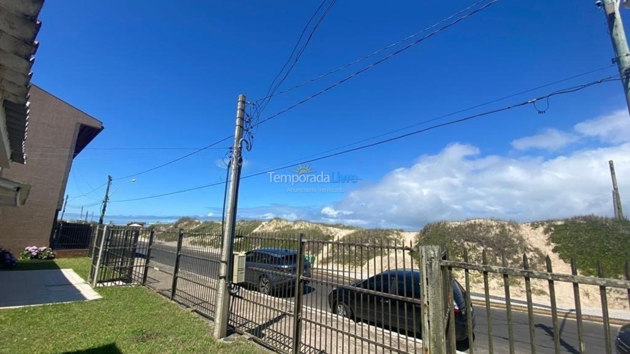 Casa para aluguel de temporada em Capão da Canoa (Zona Nova)