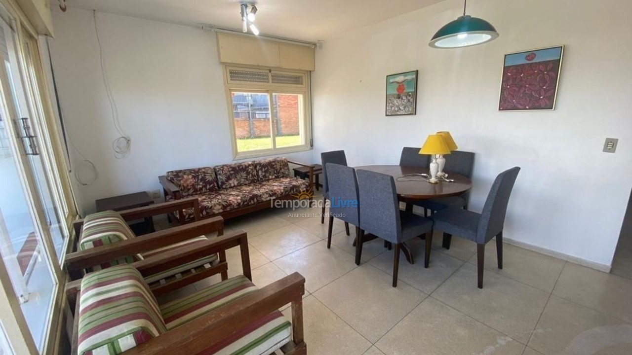 Casa para aluguel de temporada em Capão da Canoa (Zona Nova)