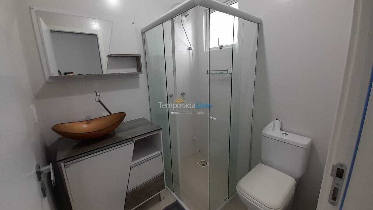 Apartamento para aluguel de temporada em Itapema (Meia Praia)