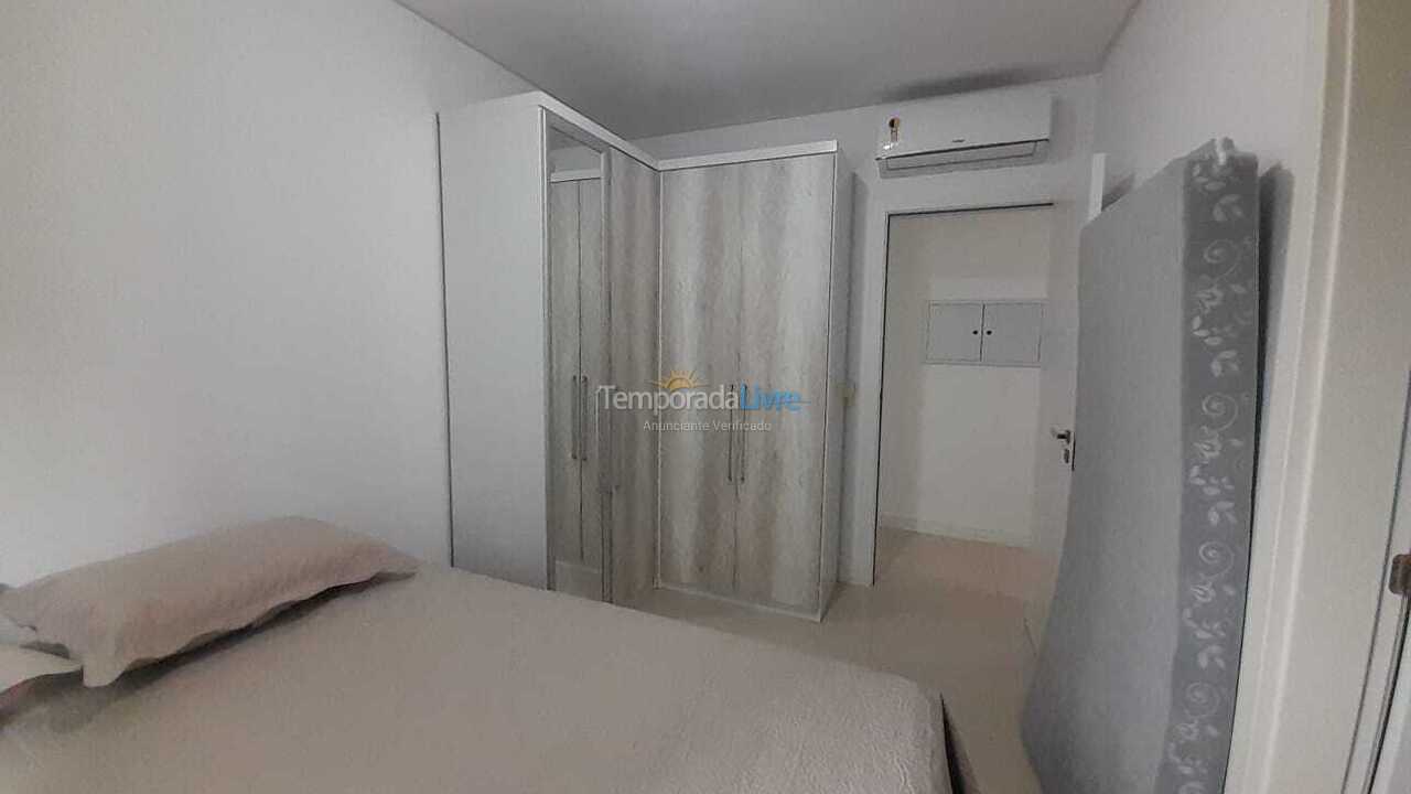 Apartamento para aluguel de temporada em Itapema (Meia Praia)