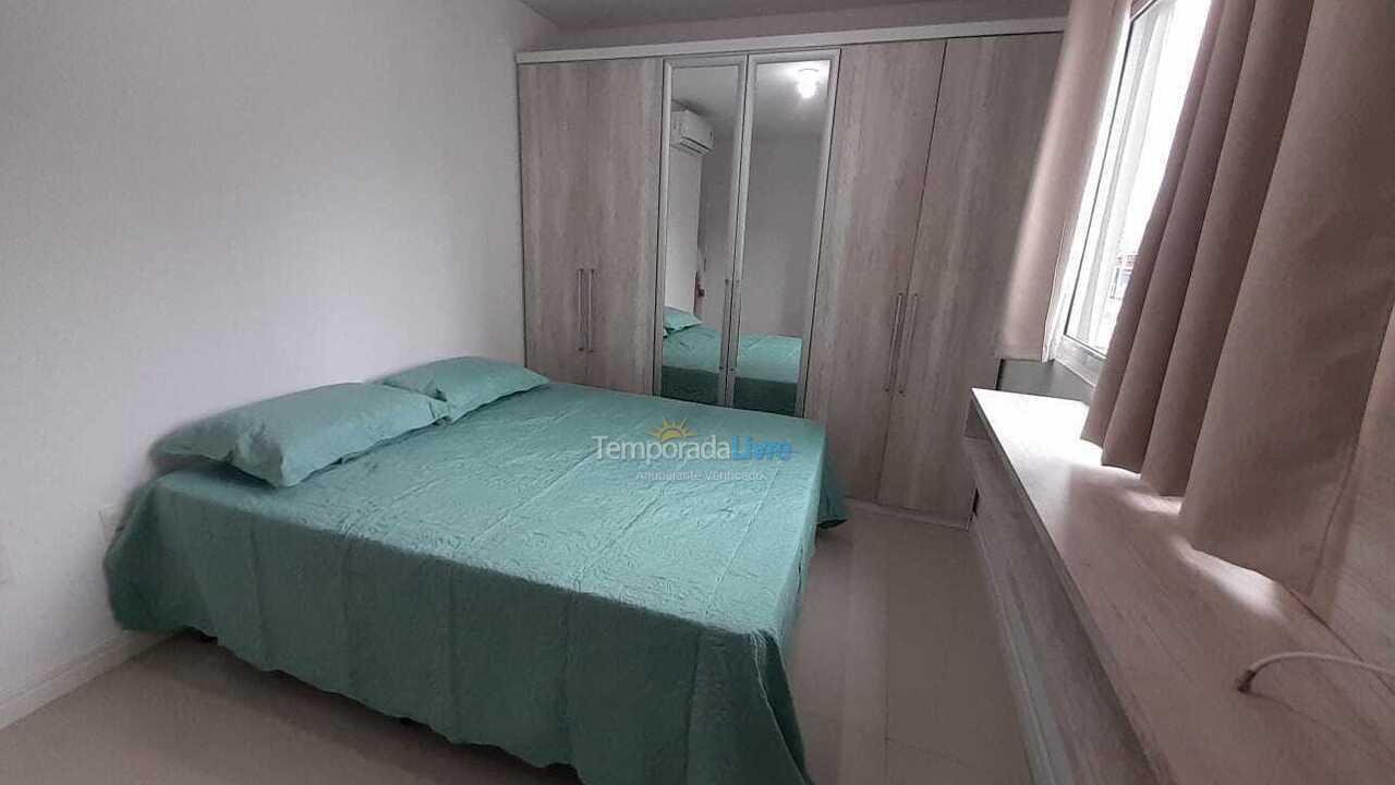 Apartamento para aluguel de temporada em Itapema (Meia Praia)