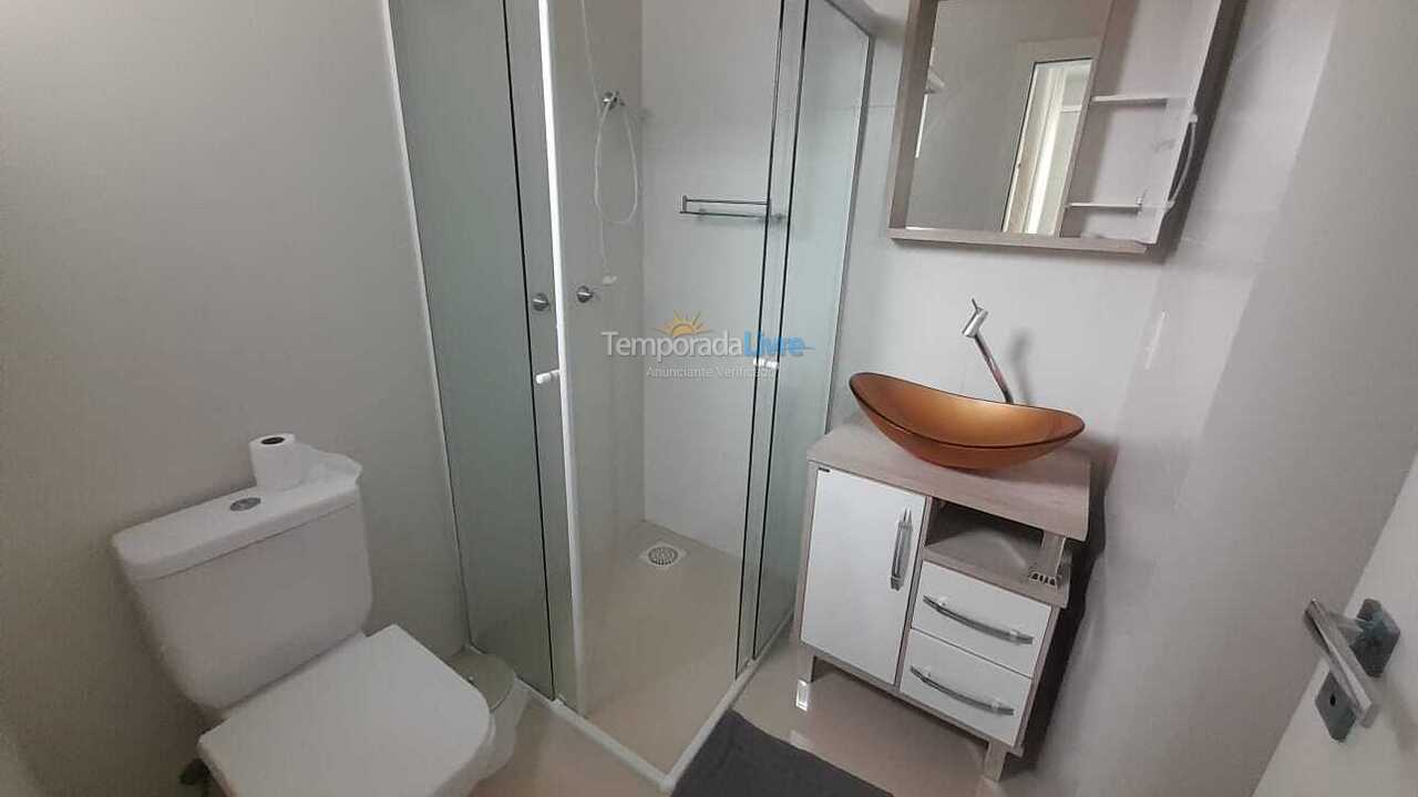 Apartamento para aluguel de temporada em Itapema (Meia Praia)