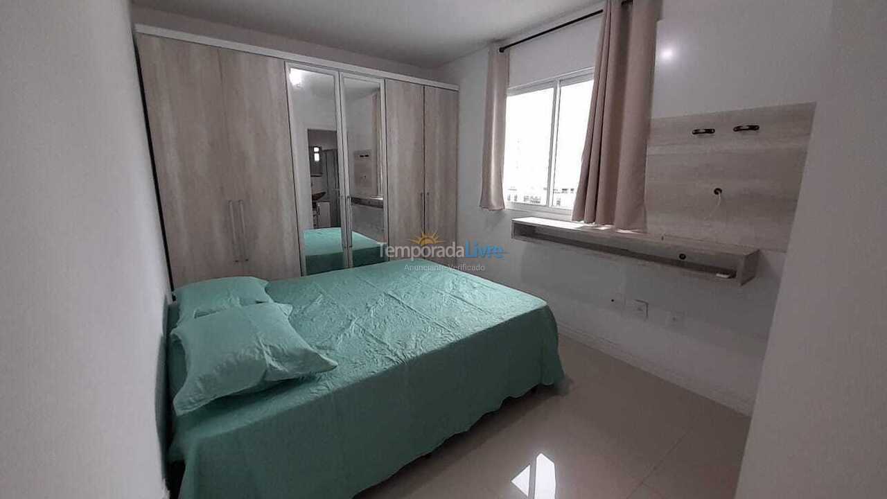 Apartamento para aluguel de temporada em Itapema (Meia Praia)