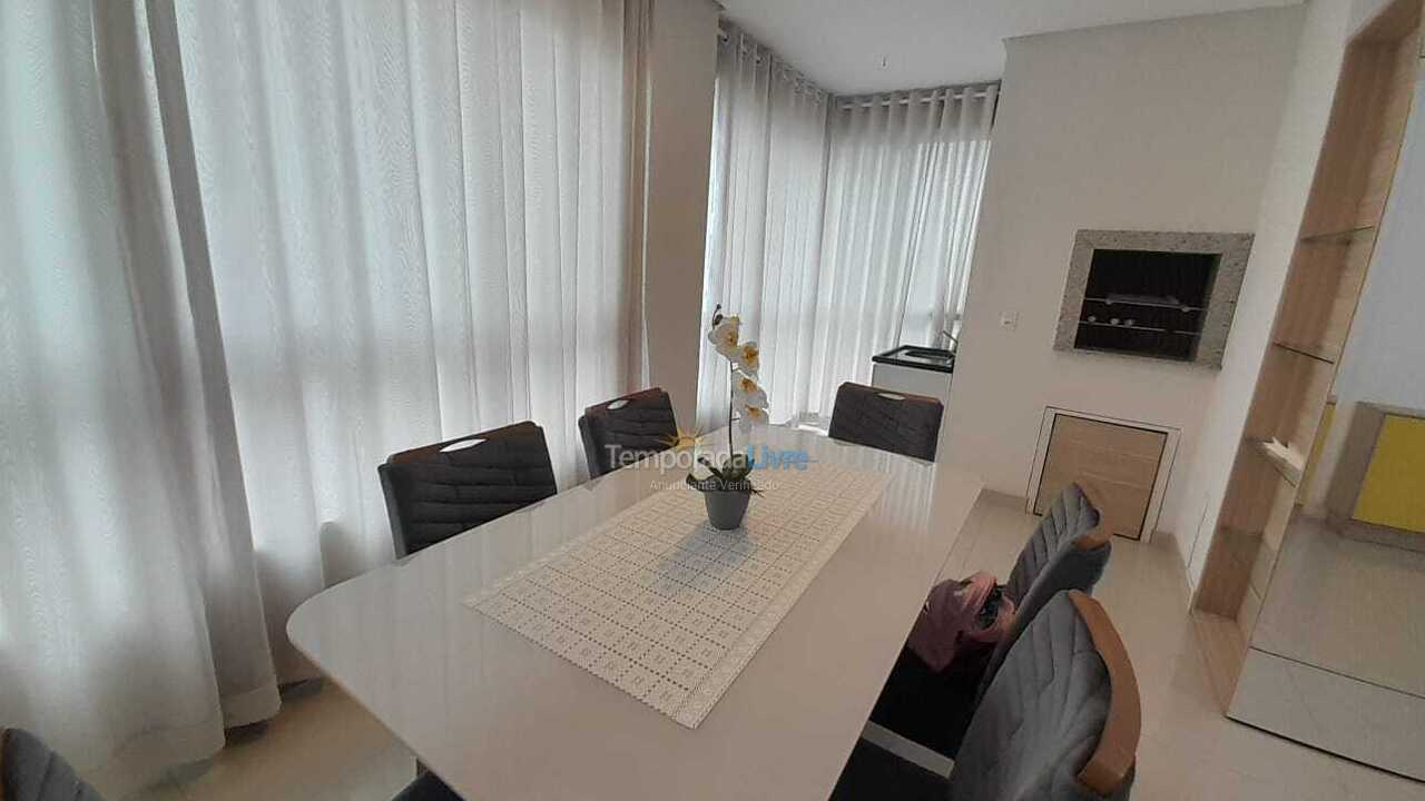 Apartamento para aluguel de temporada em Itapema (Meia Praia)