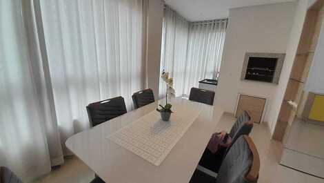 ÓTIMO APARTAMENTO COM 2 SUÍTES E 2 VAGAS DE GARAGEM