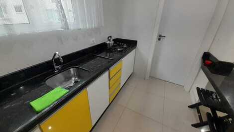 ÓTIMO APARTAMENTO COM 2 SUÍTES E 2 VAGAS DE GARAGEM