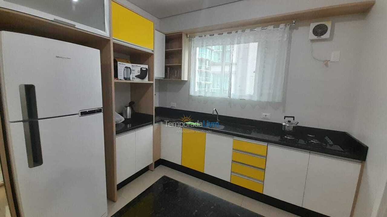 Apartamento para aluguel de temporada em Itapema (Meia Praia)