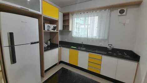 ÓTIMO APARTAMENTO COM 2 SUÍTES E 2 VAGAS DE GARAGEM