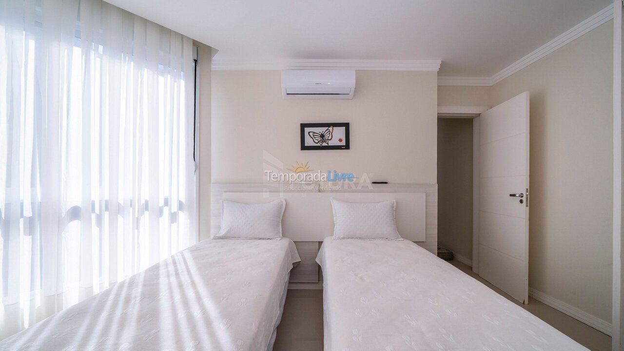 Apartment for vacation rental in Bombinhas (Praia de Bombas)