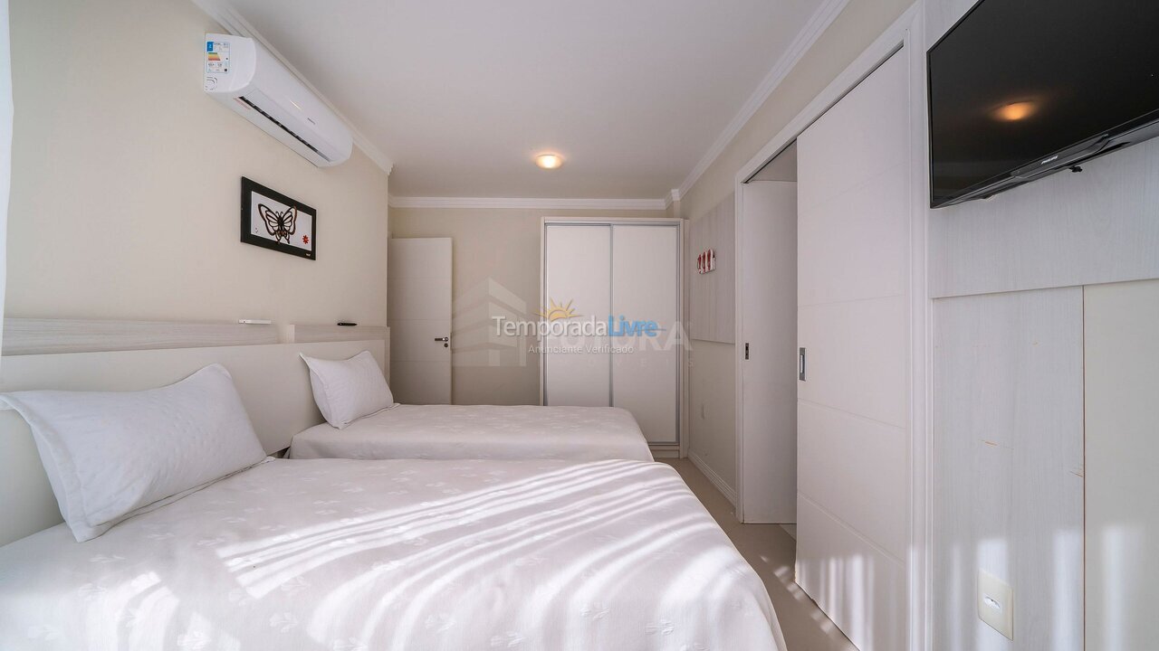 Apartment for vacation rental in Bombinhas (Praia de Bombas)