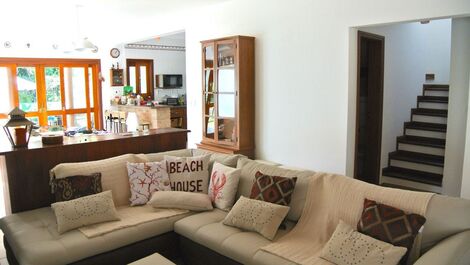 Casa em condomínio na praia da Baleia CA0247
