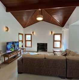 Casa em condomínio na praia da Baleia CA0247