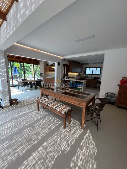 Casa para aluguel de temporada em São Sebastião (Praia da Baleia)