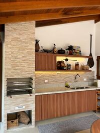 Casa em condomínio na praia da Baleia CA0247