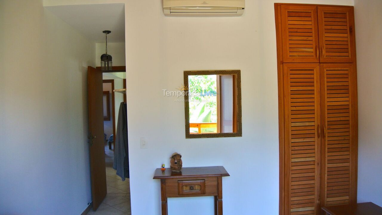 Casa para aluguel de temporada em São Sebastião (Praia da Baleia)