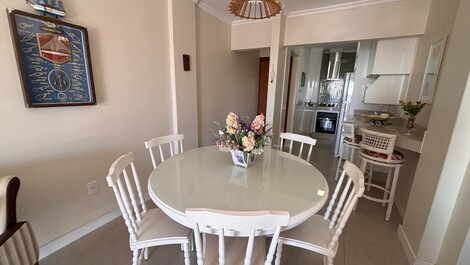 Apartamento em Bombas para até 4 pessoas