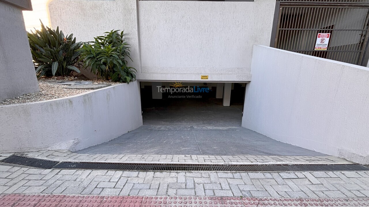 Apartamento para aluguel de temporada em Bombinhas (Praia de Bombas)