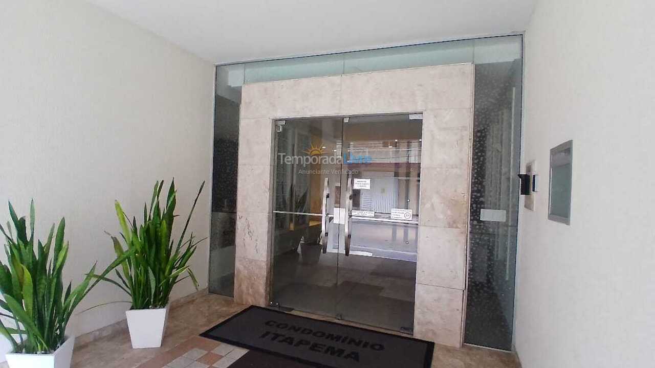 Apartamento para aluguel de temporada em Itapema (Meia Praia)