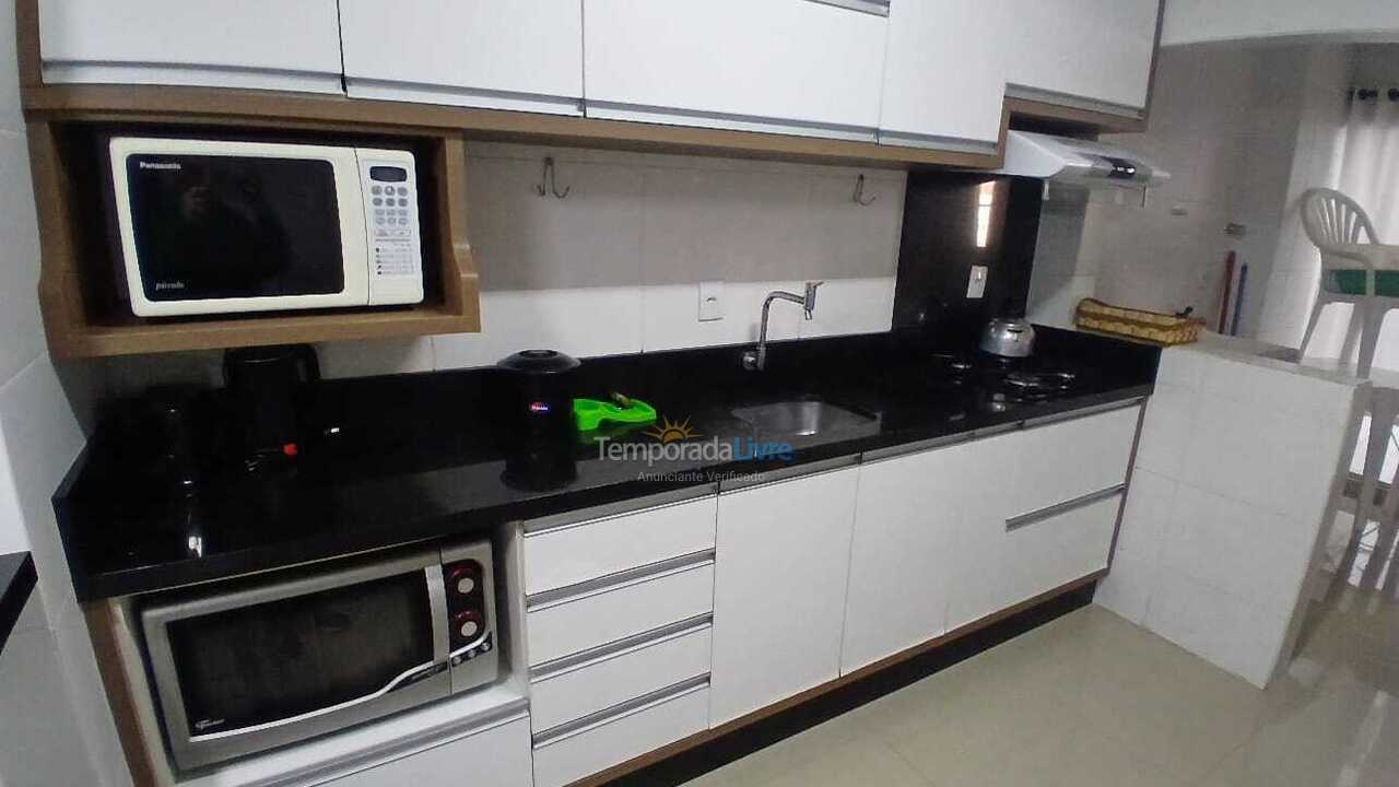 Apartamento para aluguel de temporada em Itapema (Meia Praia)