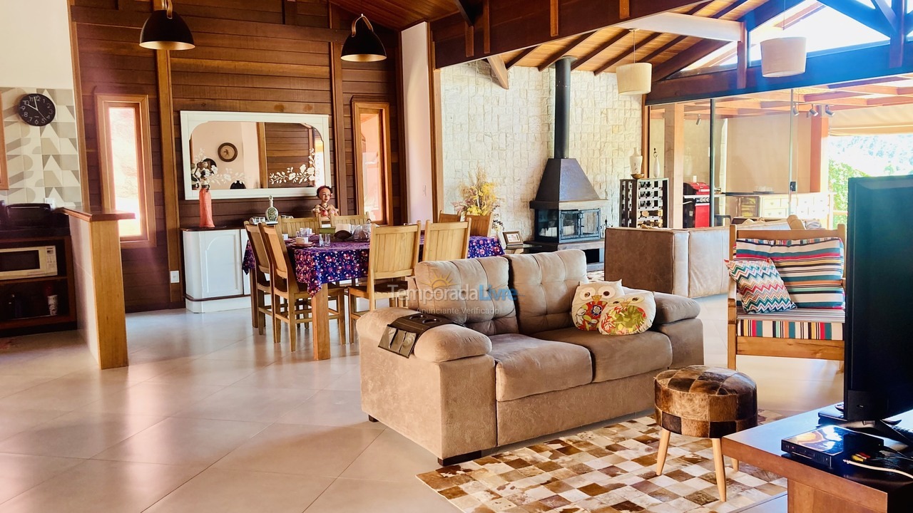 Casa para aluguel de temporada em Paraibuna (Vila Amélia)