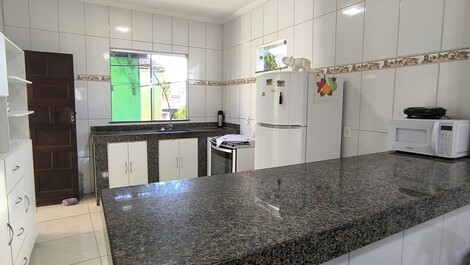 Cód. D004-CASA 2 QUARTOS,SENDO 1 SUÍTE,C/AR, 06 PESSOAS, ANTONIO TITO