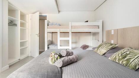 Beachfront House with Pool/ Daniela Beach/ Jurerê/Florianópolis