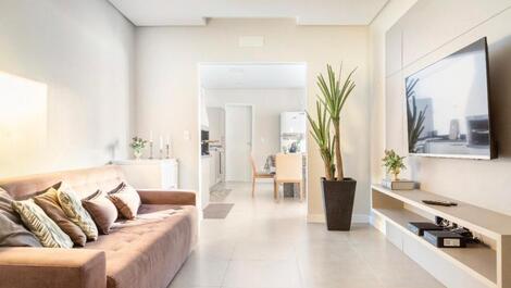 Beachfront House with Pool/ Daniela Beach/ Jurerê/Florianópolis