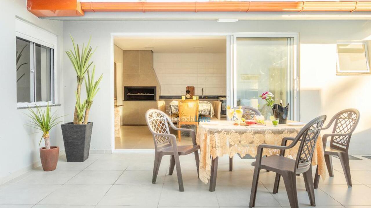 House for vacation rental in Florianópolis (Praia da Daniela)