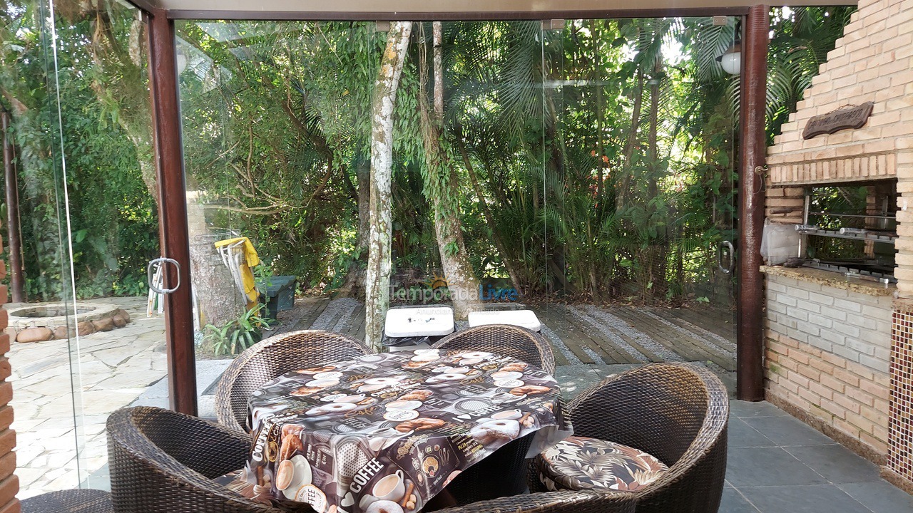 Casa para aluguel de temporada em Bertioga (Praia de Guaratuba)