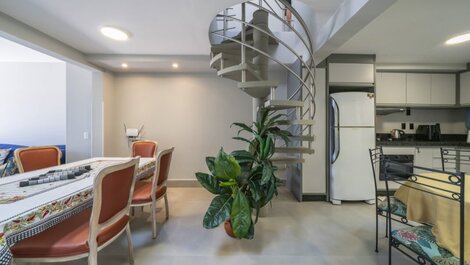 CASA BEIRA À MAR 🌊, 04 QUARTOS - 9 PESSOAS EM BOMBINHAS