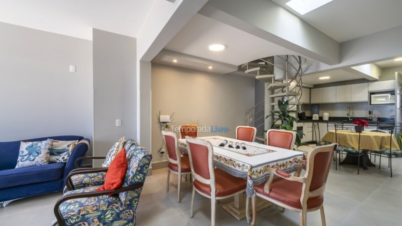 Casa para aluguel de temporada em Bombinhas (Praia de Bombas)