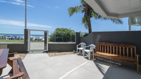 CASA BEIRA À MAR 🌊, 04 QUARTOS - 9 PESSOAS EM BOMBINHAS