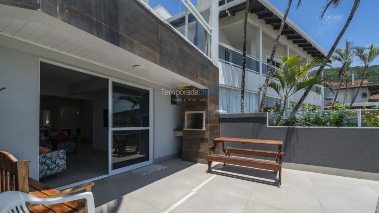 Casa para aluguel de temporada em Bombinhas (Praia de Bombas)