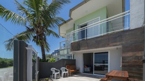 CASA BEIRA À MAR 🌊, 04 QUARTOS - 9 PESSOAS EM BOMBINHAS