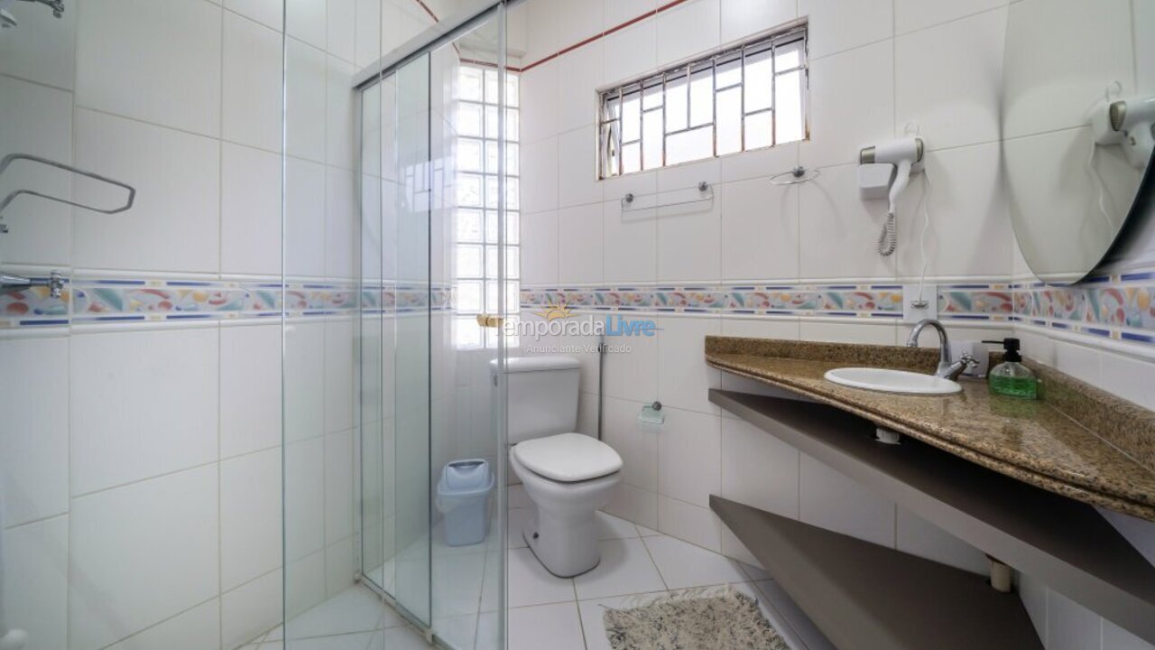 Casa para aluguel de temporada em Bombinhas (Praia de Bombas)