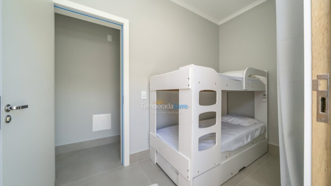 Casa para aluguel de temporada em Bombinhas (Praia de Bombas)