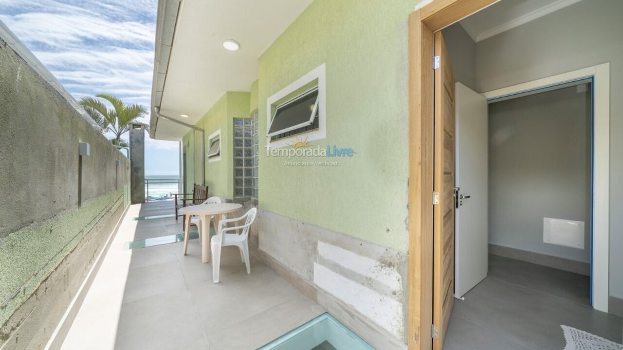 Casa para aluguel de temporada em Bombinhas (Praia de Bombas)